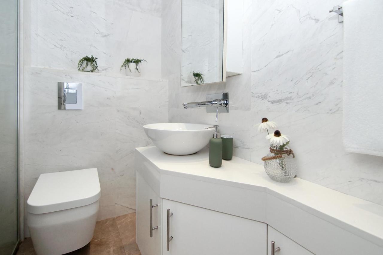 Apartment Josephine - Beachfront Protaras Bagian luar foto