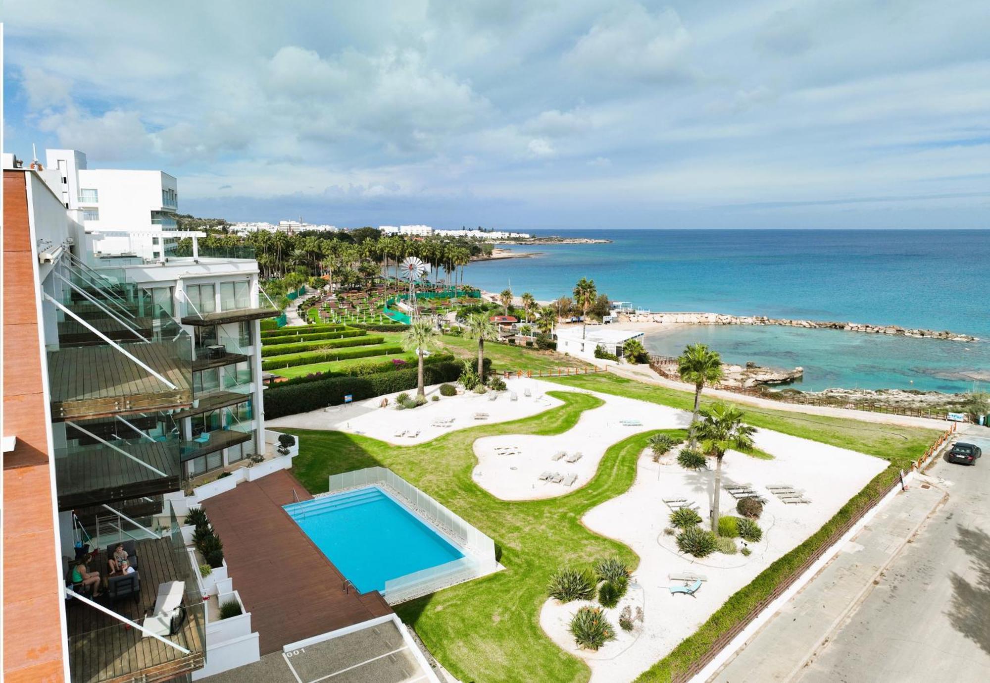 Apartment Josephine - Beachfront Protaras Bagian luar foto